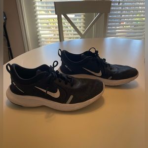Nike Flex Experience 8, black, women’s size 10
